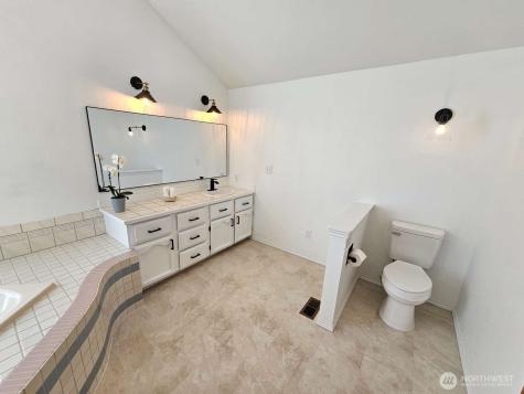 1951 Cascade View Camano Island WA 98282