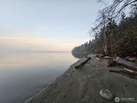 1951 Cascade View Camano Island WA 98282