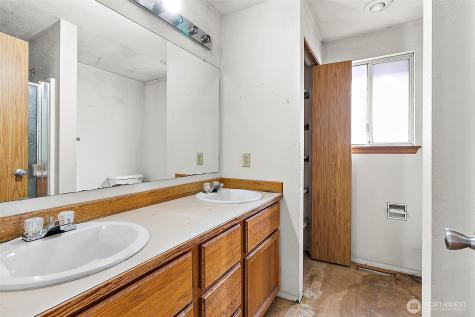 1100 3rd Place Renton WA 98057