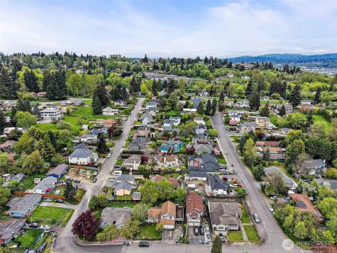1100 3rd Place Renton WA 98057
