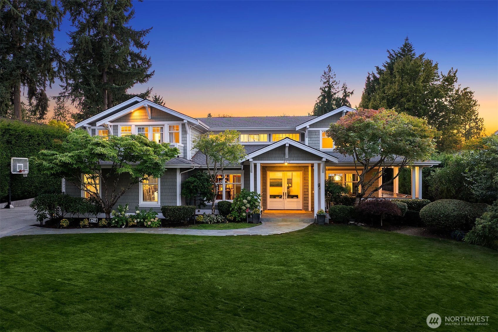 4427 95th Avenue NE Yarrow Point WA 98004