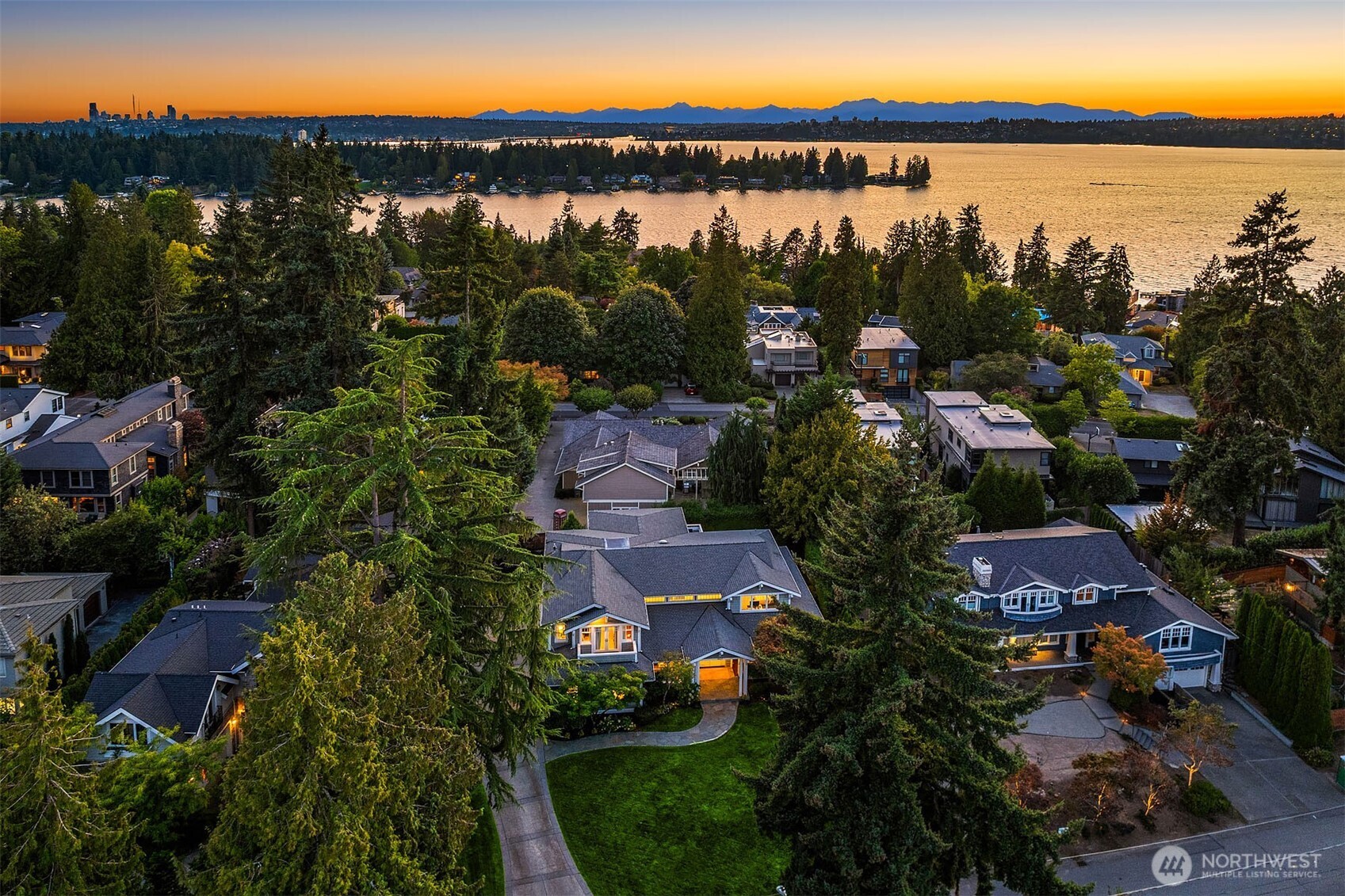 4427 95th Avenue NE Yarrow Point WA 98004