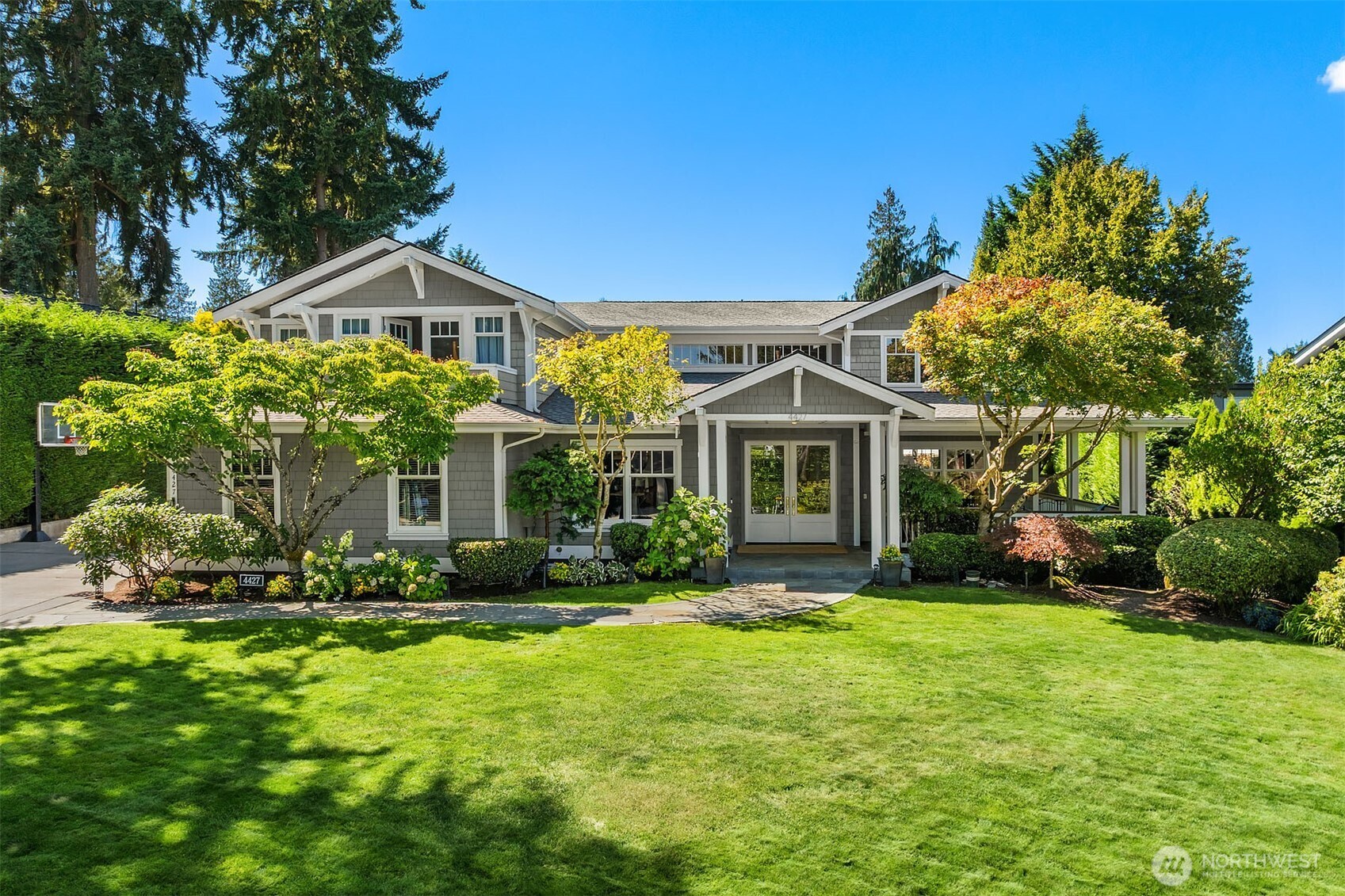 4427 95th Avenue NE Yarrow Point WA 98004