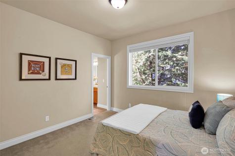 4563 162nd Lane SE Bellevue WA 98006