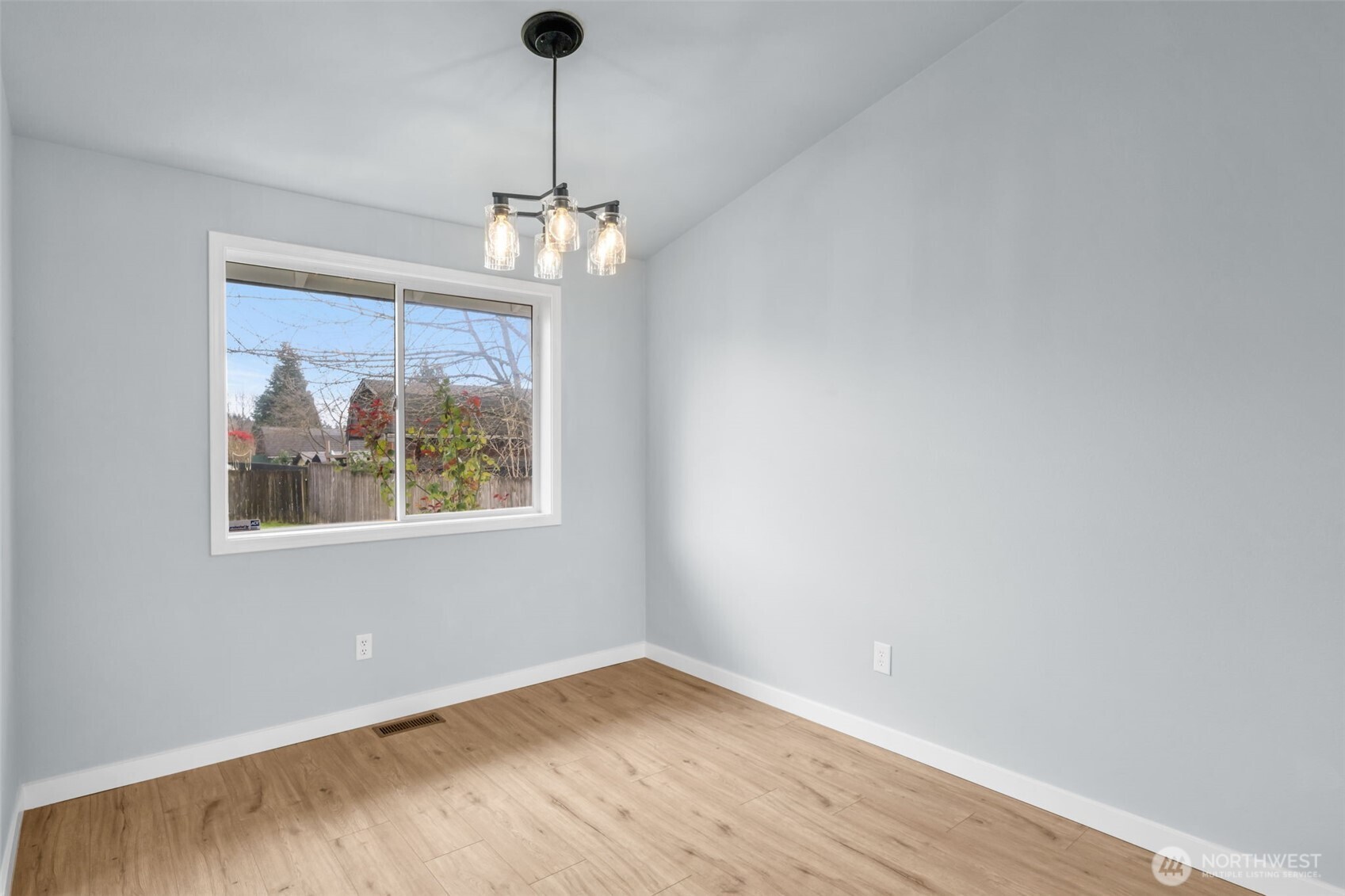 2205 65th Avenue NE Federal Way WA 98422