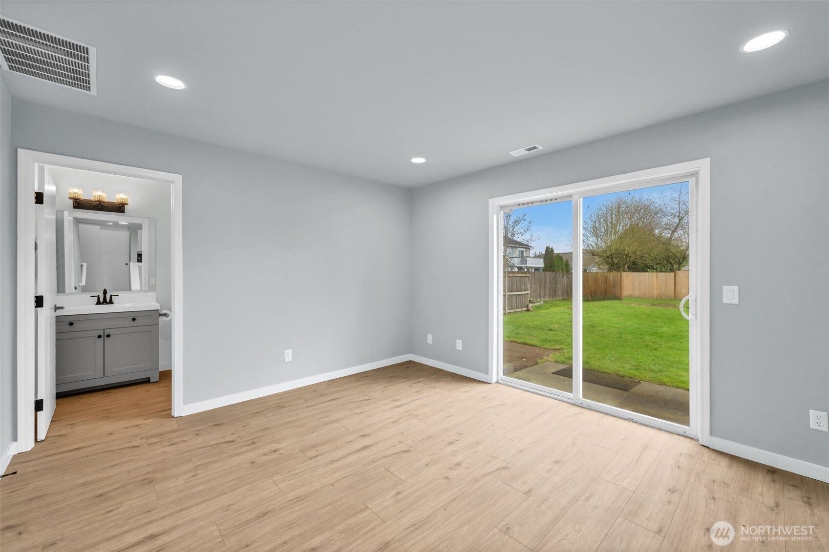 2205 65th Avenue NE Federal Way WA 98422