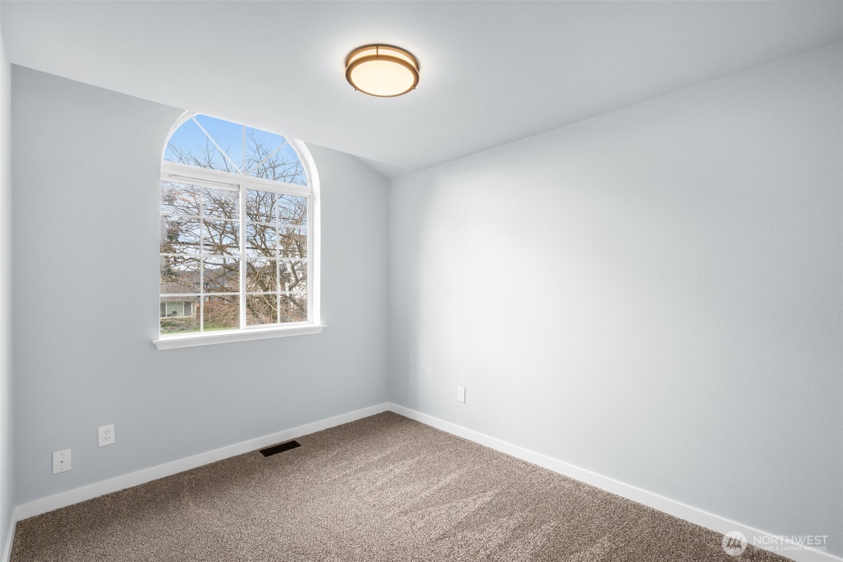 2205 65th Avenue NE Federal Way WA 98422