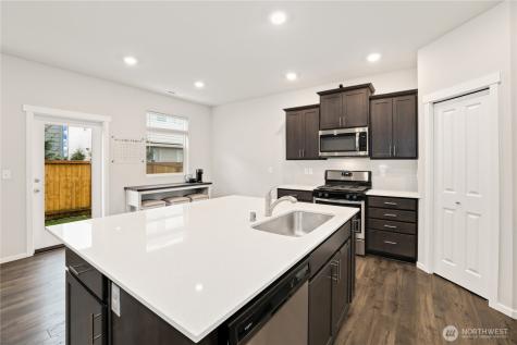 10637 187th Street Puyallup WA 98374