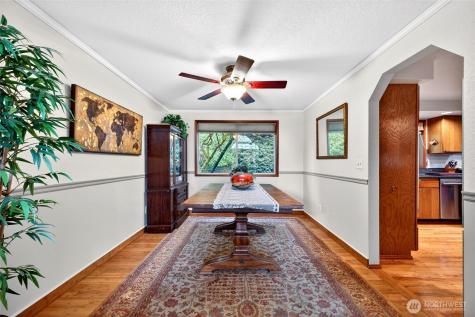1610 28th Place SE Puyallup WA 98374