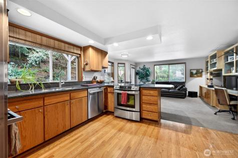 1610 28th Place SE Puyallup WA 98374