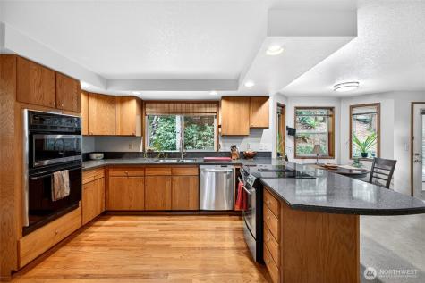 1610 28th Place SE Puyallup WA 98374