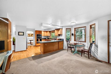 1610 28th Place SE Puyallup WA 98374
