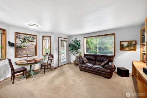 1610 28th Place SE Puyallup WA 98374