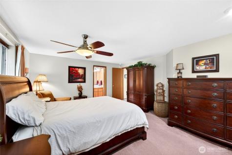 1610 28th Place SE Puyallup WA 98374