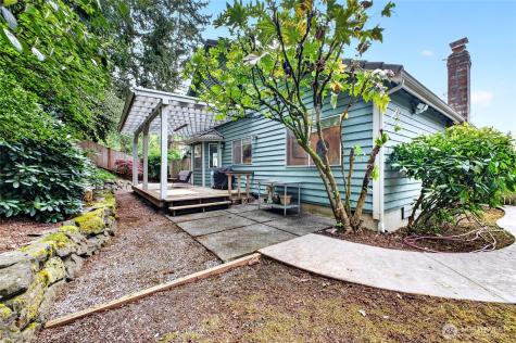 1610 28th Place SE Puyallup WA 98374