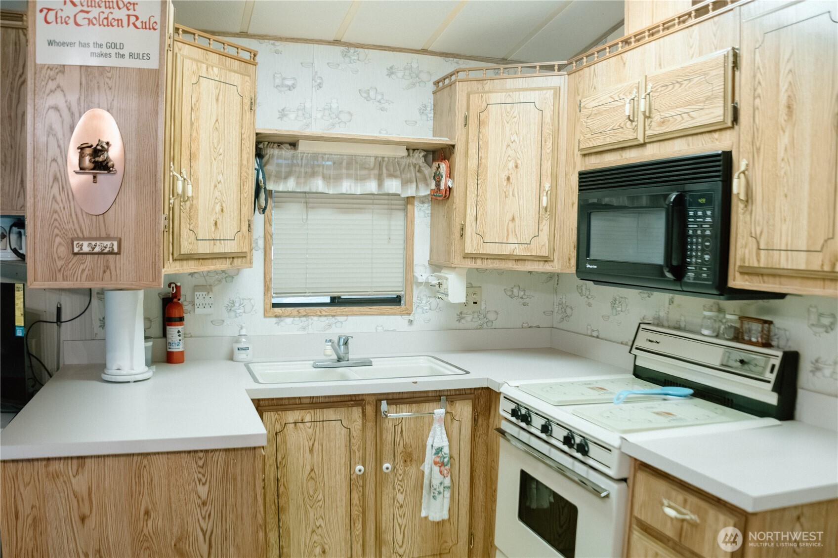 97 Goldrush Road Deming WA 98244