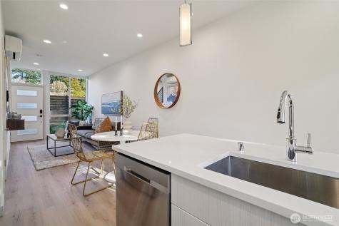 7207 12th Avenue NE Seattle WA 98115