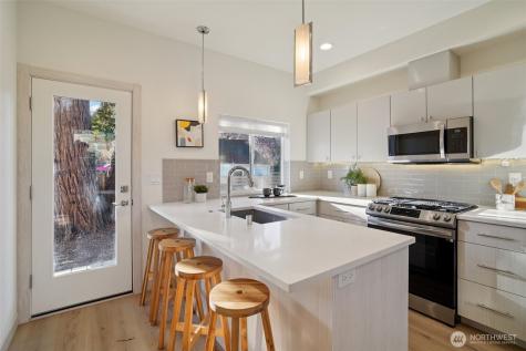 7207 12th Avenue NE Seattle WA 98115