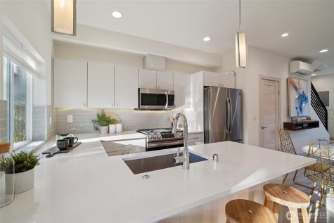 7207 12th Avenue NE Seattle WA 98115