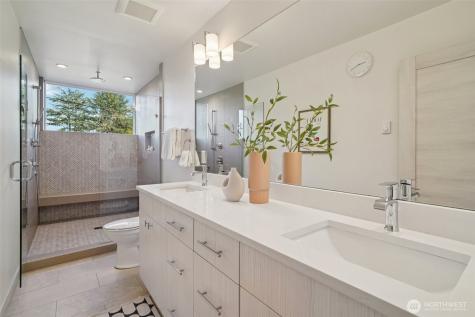7207 12th Avenue NE Seattle WA 98115