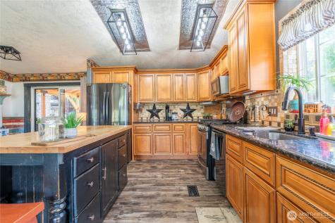 254 Macomber Road Chehalis WA 98532