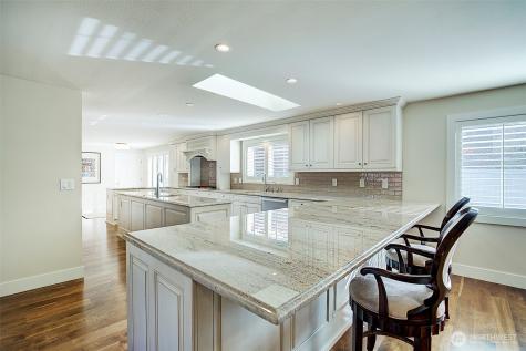 8711 NE 11th Street Medina WA 98039