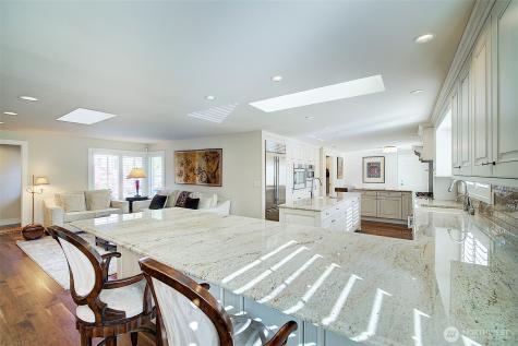 8711 NE 11th Street Medina WA 98039