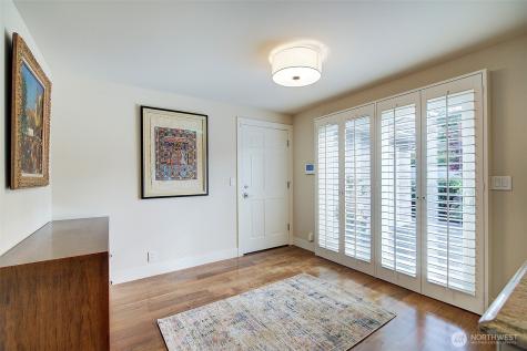 8711 NE 11th Street Medina WA 98039