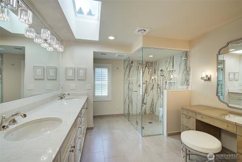 8711 NE 11th Street Medina WA 98039