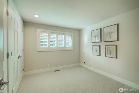 8711 NE 11th Street Medina WA 98039