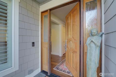 8711 NE 11th Street Medina WA 98039