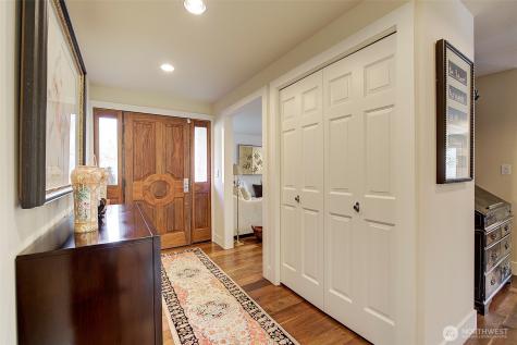 8711 NE 11th Street Medina WA 98039