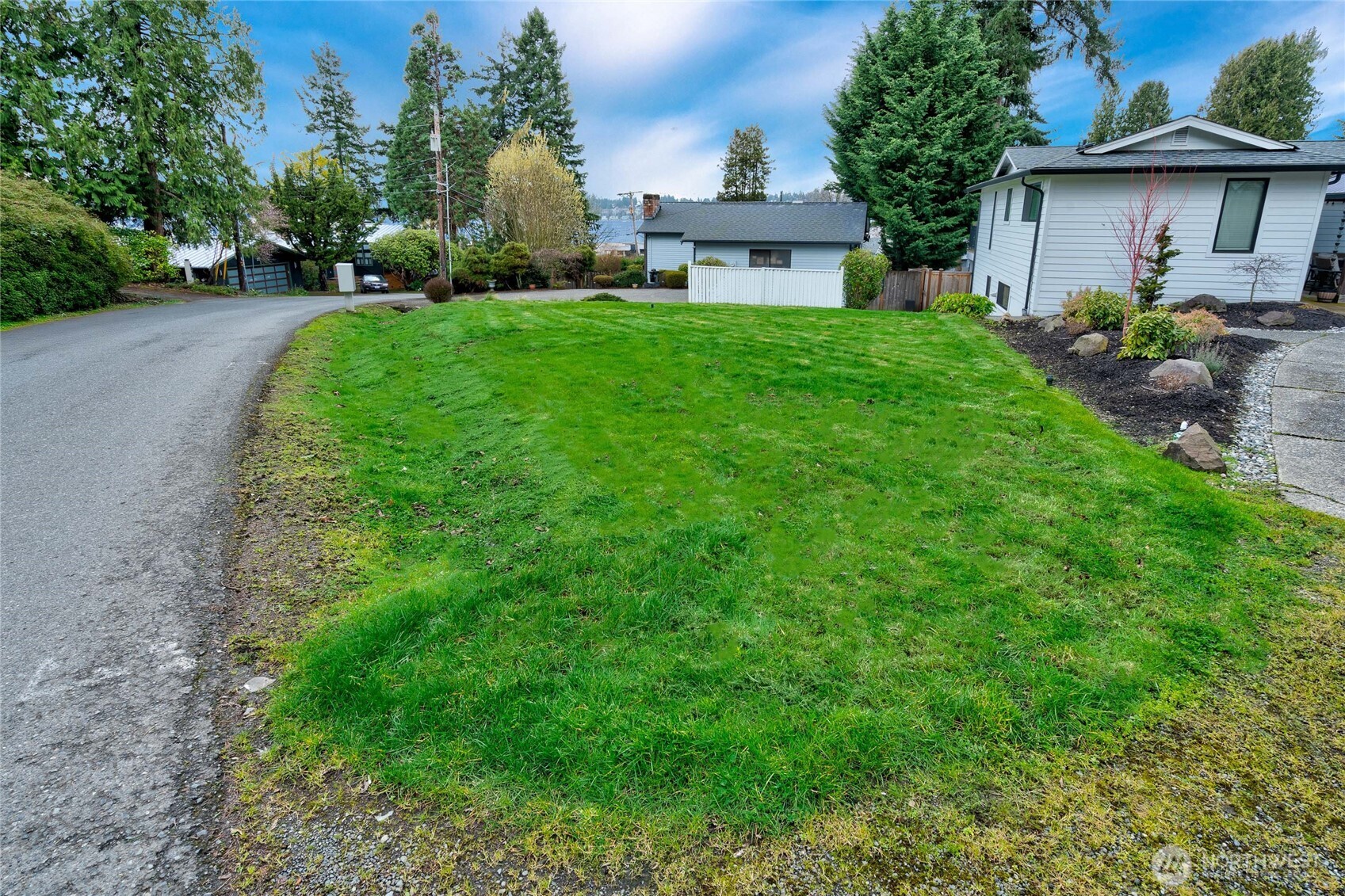 6214 NE 129th Street Kirkland WA 98034
