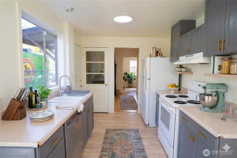 1707 22nd Avenue S Seattle WA 98118