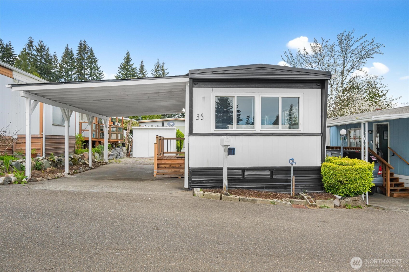 23708 Locust Way Bothell WA 98021