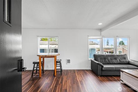 23708 Locust Way Bothell WA 98021