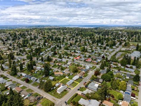 17035 128th Avenue SE Renton WA 98058