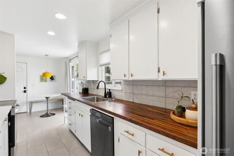 17035 128th Avenue SE Renton WA 98058
