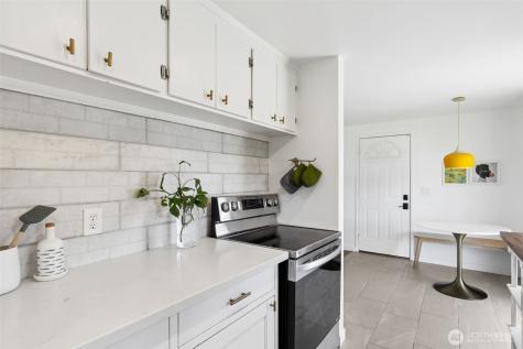 17035 128th Avenue SE Renton WA 98058