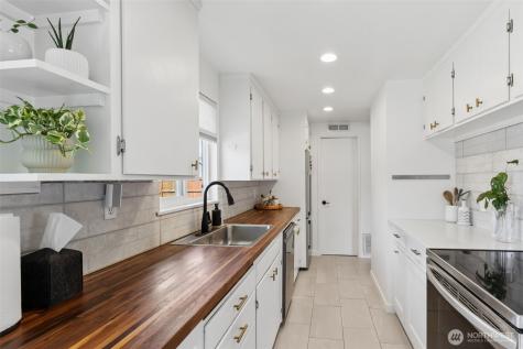 17035 128th Avenue SE Renton WA 98058