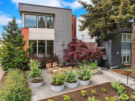 7349 California Avenue SW Seattle WA 98136
