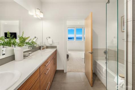 7349 California Avenue SW Seattle WA 98136