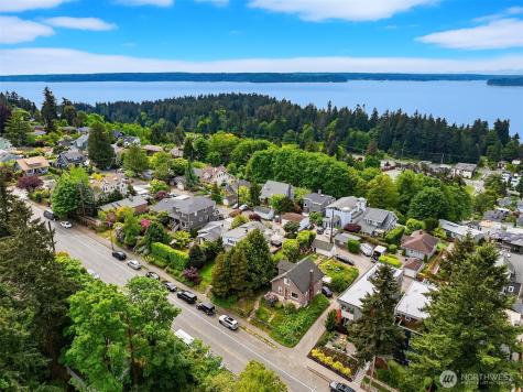 7349 California Avenue SW Seattle WA 98136