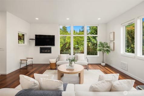 7349 California Avenue SW Seattle WA 98136