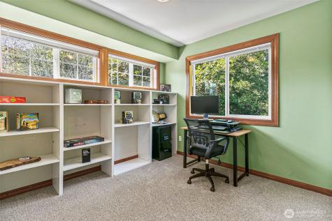 403 207th Avenue E Auburn WA 98391