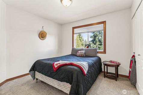 403 207th Avenue E Auburn WA 98391