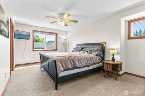 403 207th Avenue E Auburn WA 98391
