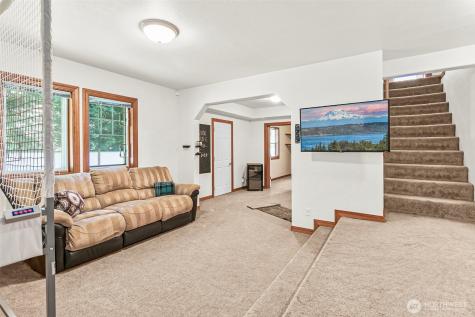 403 207th Avenue E Auburn WA 98391