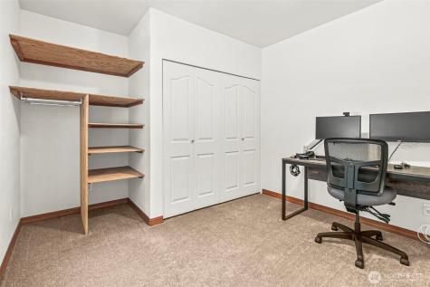 403 207th Avenue E Auburn WA 98391