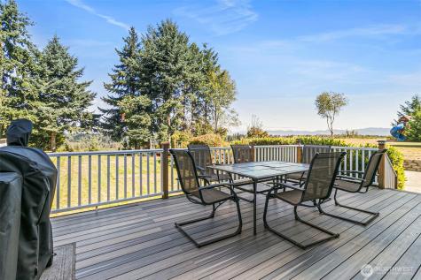 403 207th Avenue E Auburn WA 98391